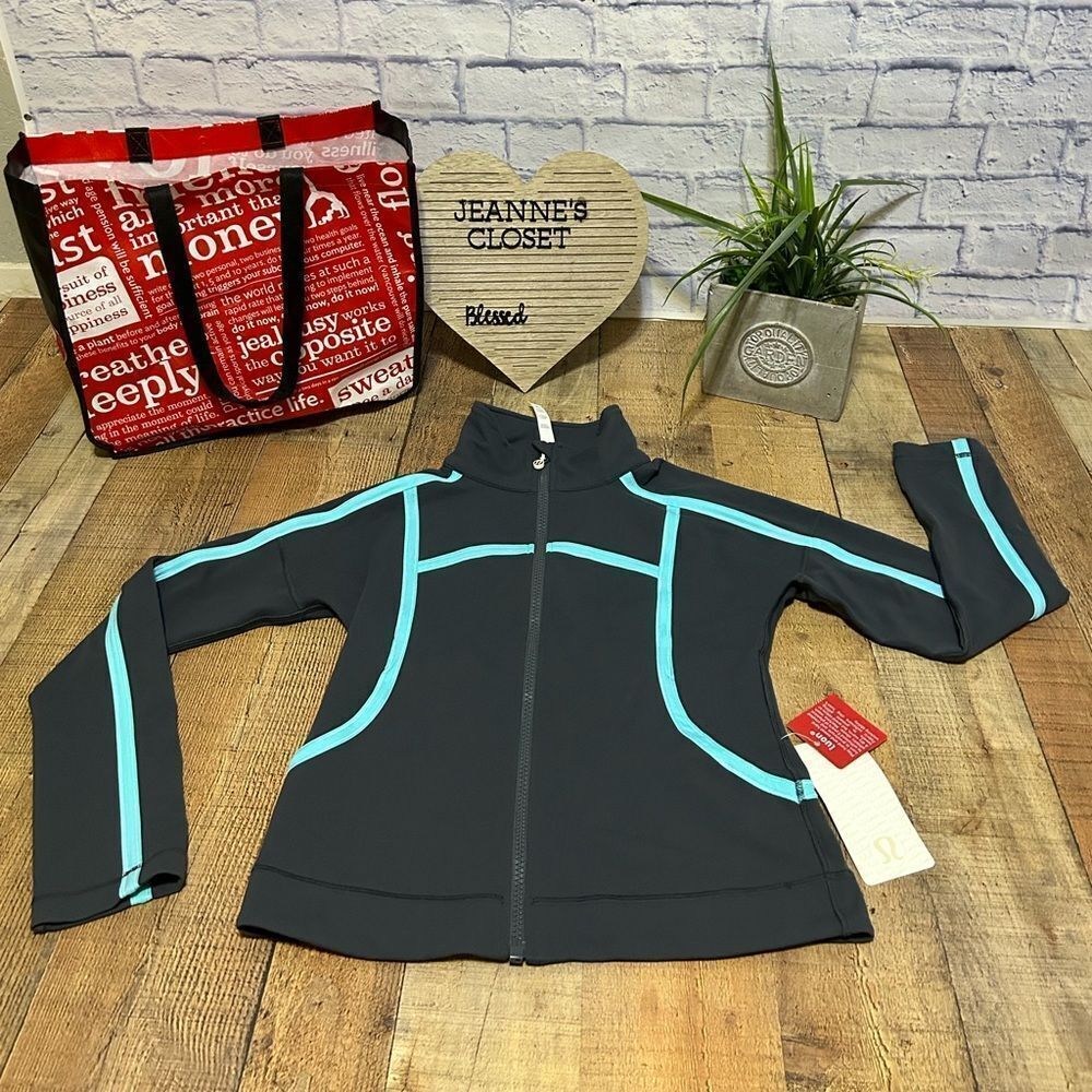 Lululemon Mynah Jacket gray & blue Size 8 nwt